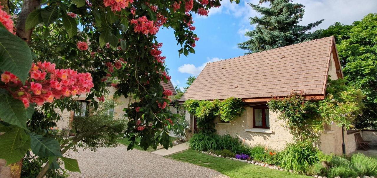 Maison Des Maries Beaulieu-sur-Loire Exterior foto